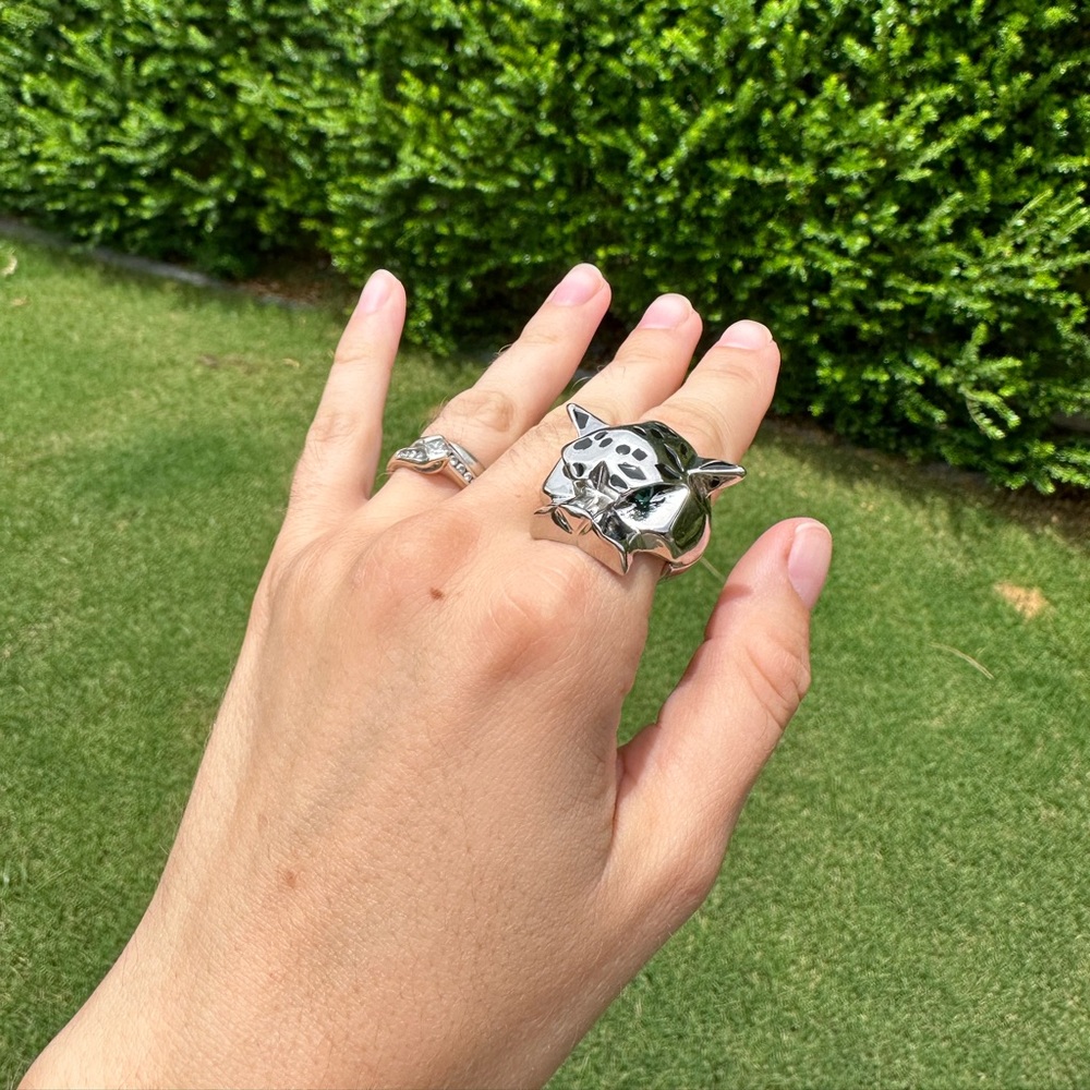 Very cool costume jewelry jaguar ring